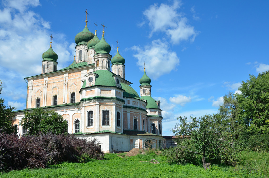Catedral de Uspensky no mosteiro de Goritsky em Pereslavl-Zalessky, Rússia
 - Foto, Imagem