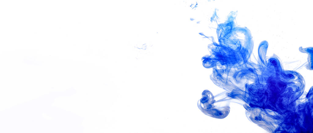 注射器から水に注入青インク,抽象的な形状を作成する水と色の混合,左側のテキストのためのスペースとバナー - 写真・画像