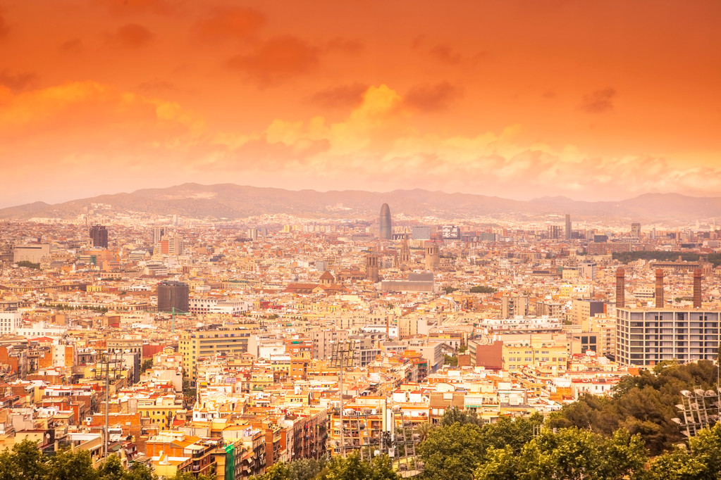 kaunis auringonlasku Barcelonassa
 - Valokuva, kuva