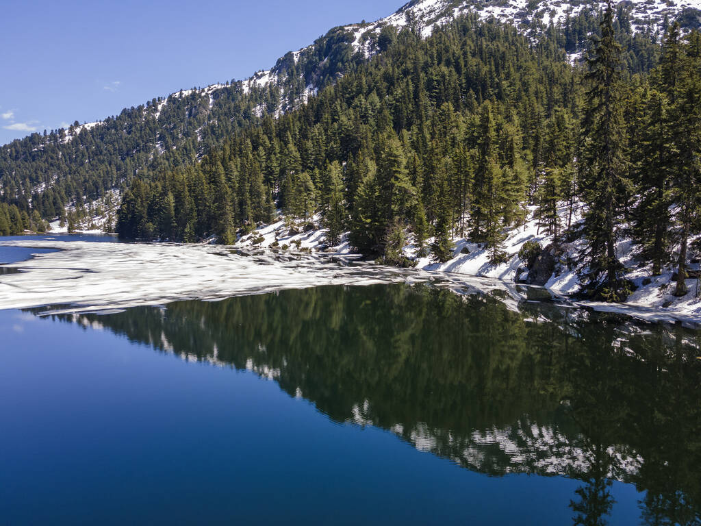 Suhoto Gölü (kuru göl), Rila Dağı, Kyustendil bölgesi, Bulgaristan - Fotoğraf, Görsel