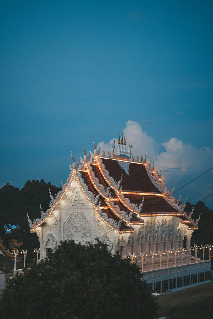 Wat Huay Pla Kang, conosciuto come Grande Tempio di Buddha nella provincia di Chiang Rai, Thailandia del Nord. - Foto, immagini