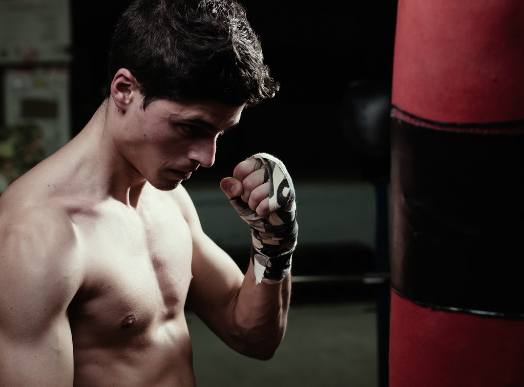 Jovem caucasiano Boxer
  - Foto, Imagem
