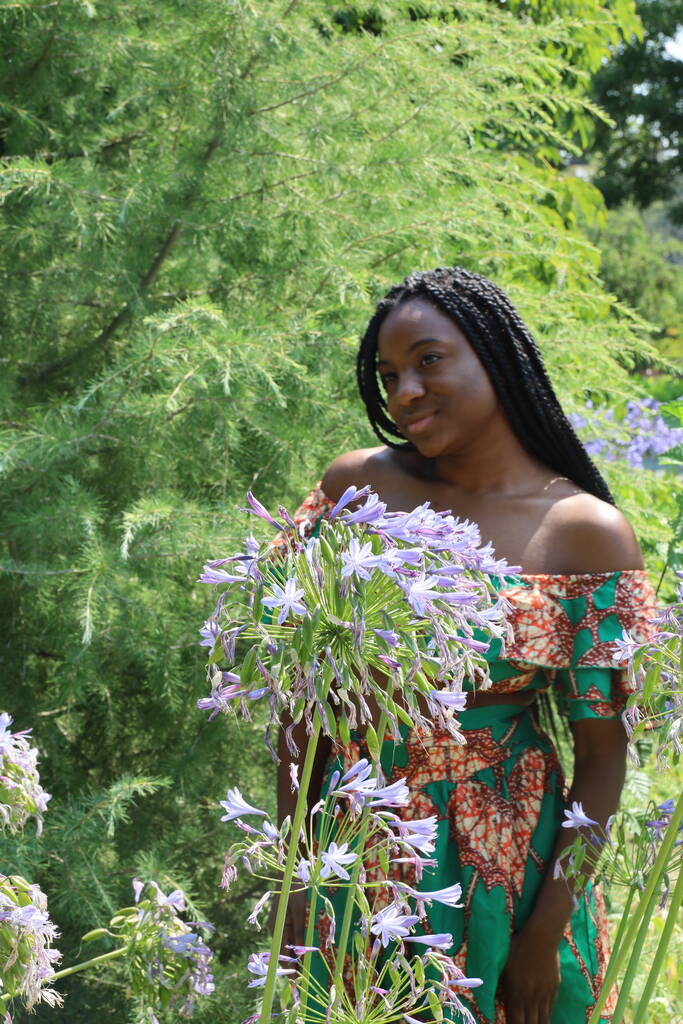 公園の美しい黒人女性の写真 - 写真・画像