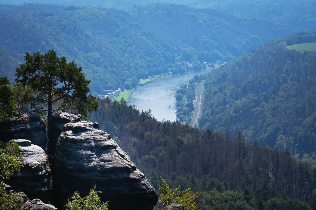 όμορφες κορυφές γκρεμό, Elbe ποταμού, Γερμανία, εθνικό πάρκο, Σαξονία - Φωτογραφία, εικόνα