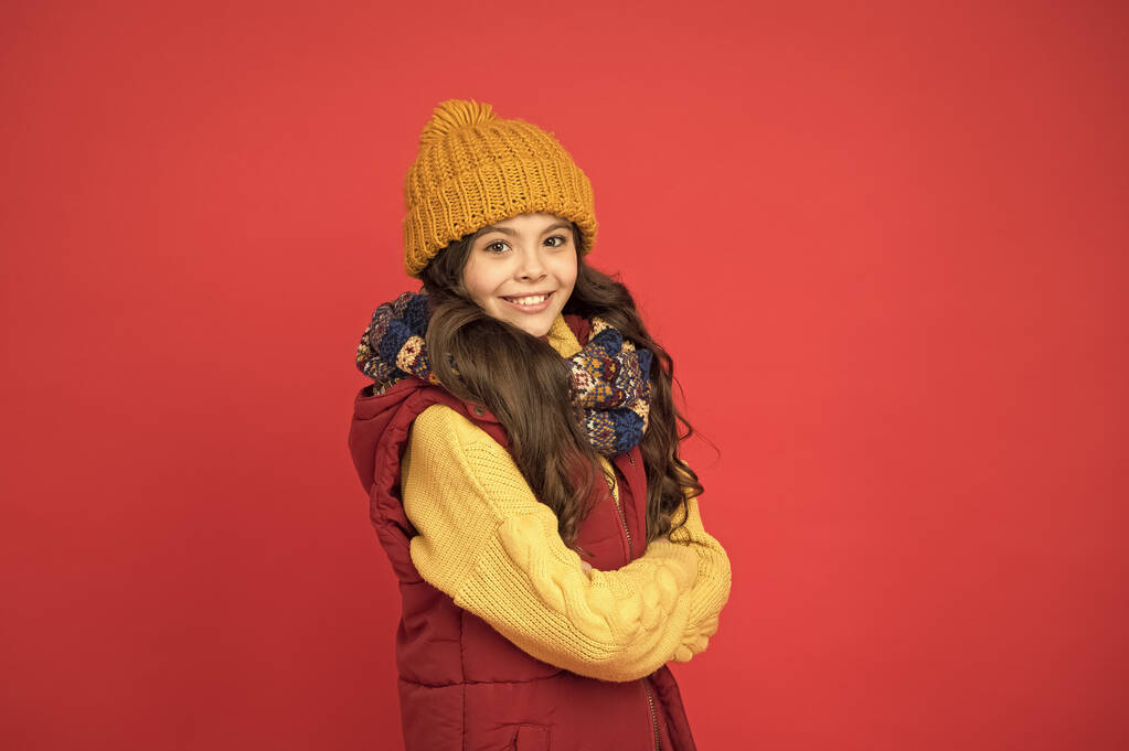 menina adolescente feliz usar roupas quentes de inverno, estação fria - Foto, Imagem