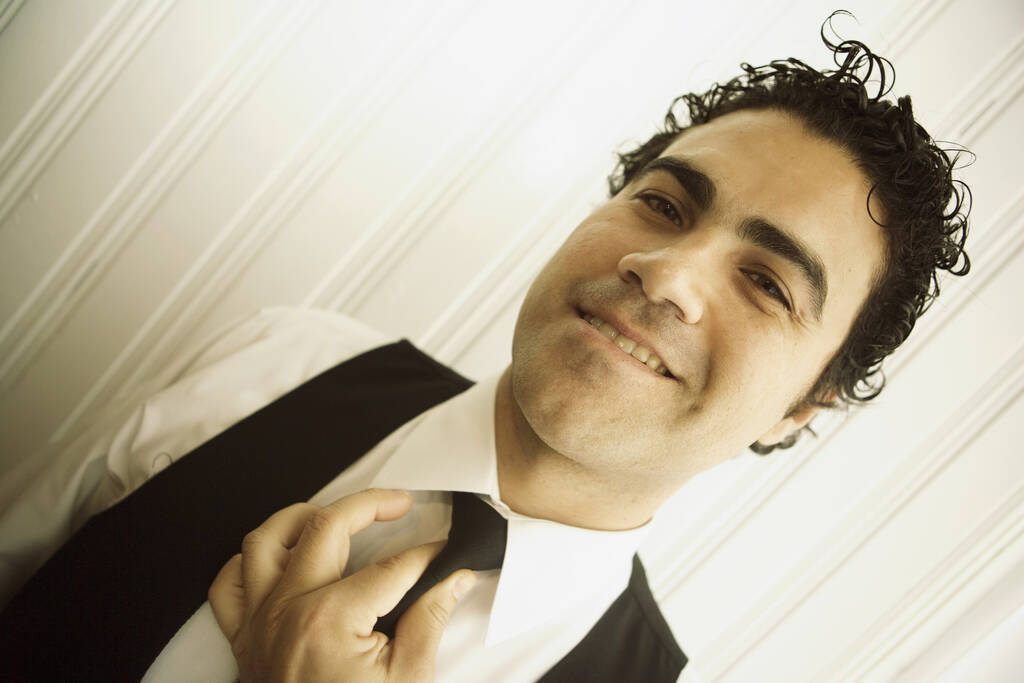 muotokuva nuoresta miehestä solmiossa - Valokuva, kuva
