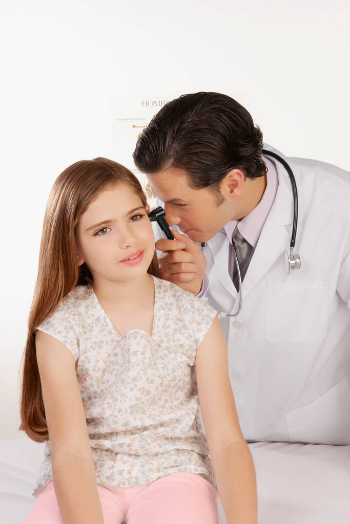 doctor examining a patient - Photo, Image
