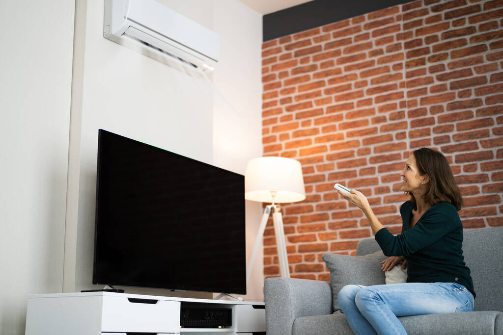 Ar condicionado na parede da sala de estar em casa - Foto, Imagem