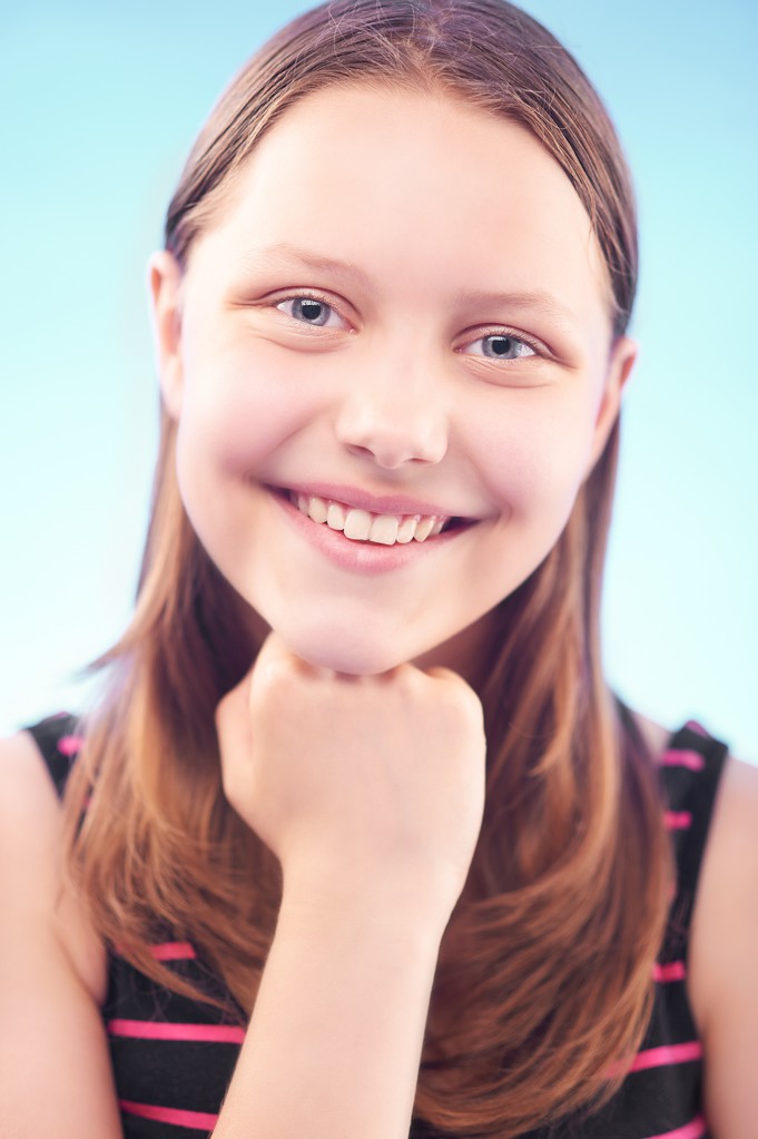 menina adolescente sorrindo
 - Foto, Imagem