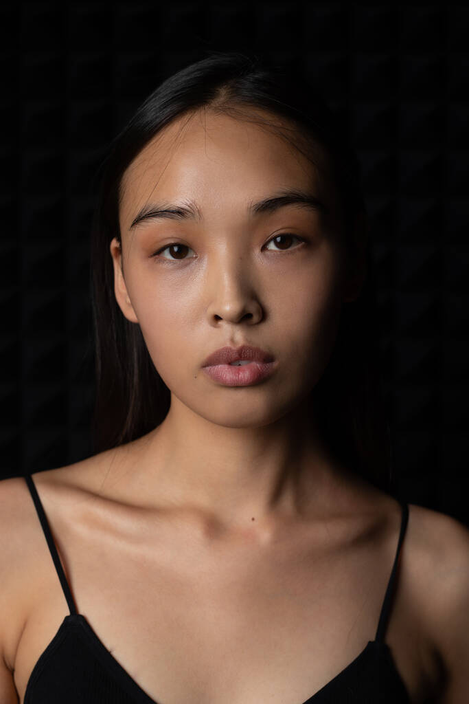 Çekici Asyalı kadın portresi. Model testleri. - Fotoğraf, Görsel