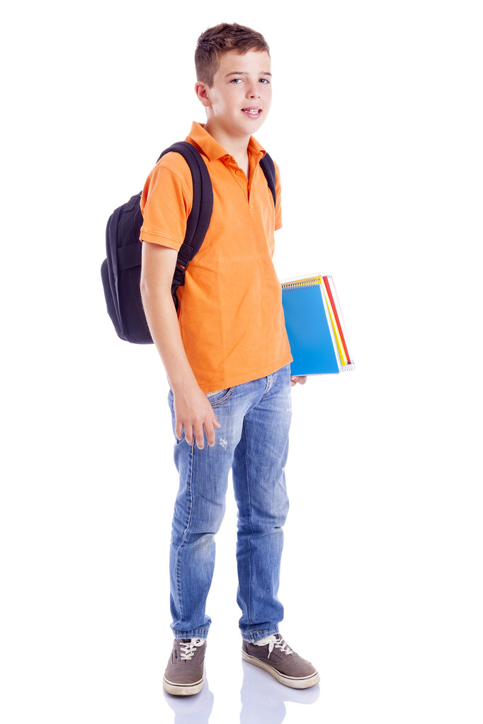 school jongen met rugzak bedrijf laptops - Foto, afbeelding