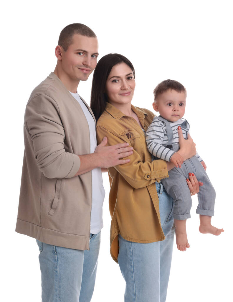 Porträt einer glücklichen Familie mit kleinem Kind auf weißem Hintergrund - Foto, Bild