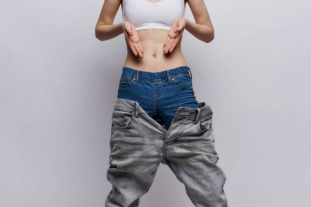 mujer medir cintura delgado figura dieta estilo de vida - Foto, Imagen