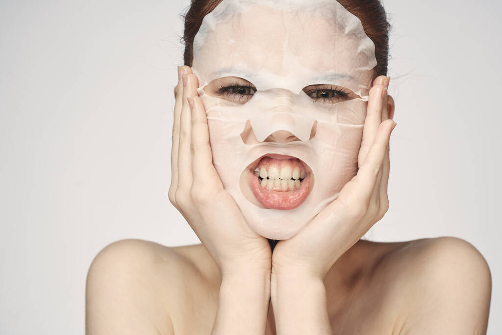 kozmetikai maszkos nő arcbőrápolás fiatalítás - Fotó, kép