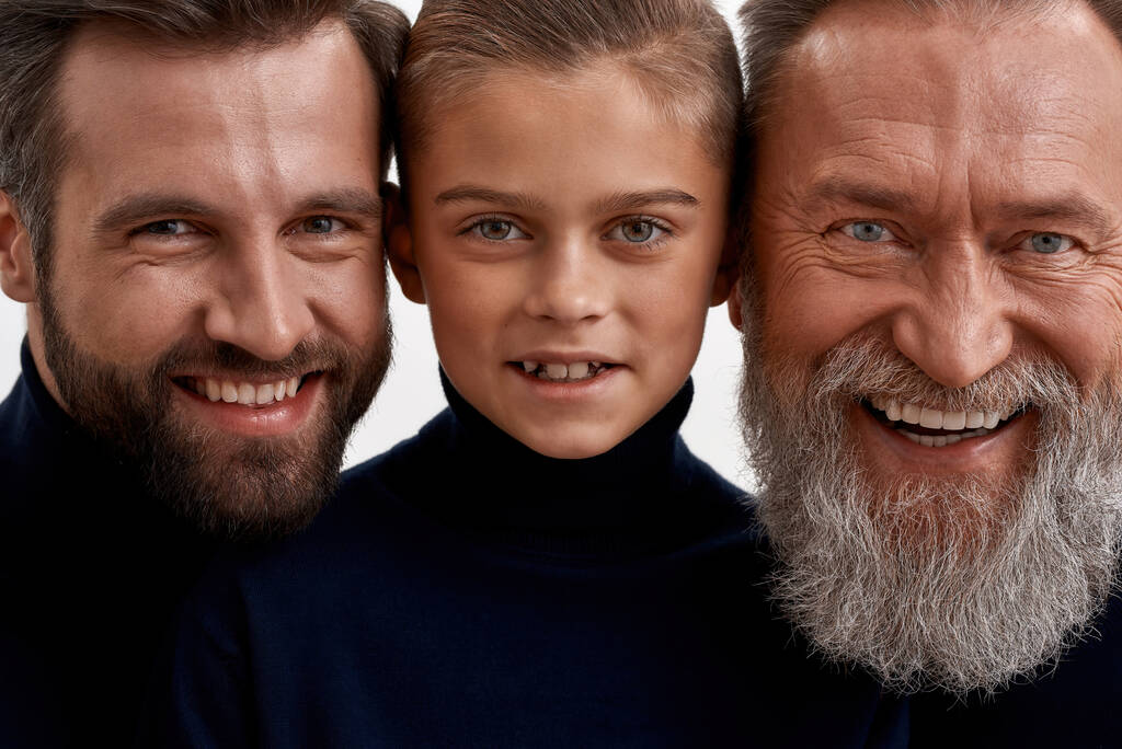 Nahaufnahme Porträt von drei Generationen von Männern - Foto, Bild