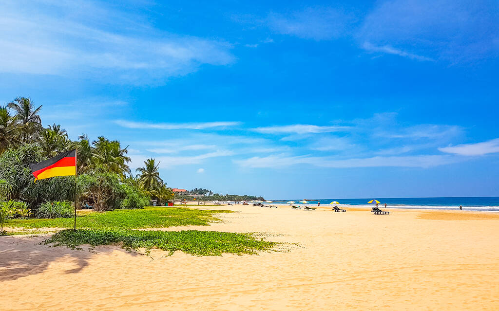 Kaunis aurinkoinen maisema panoraama Saksan Bentota Beach Sri Lankan saarella. - Valokuva, kuva