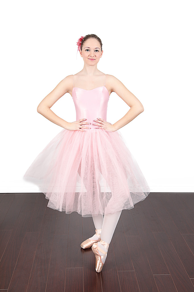 Ballerina che danza in studio
 - Foto, immagini