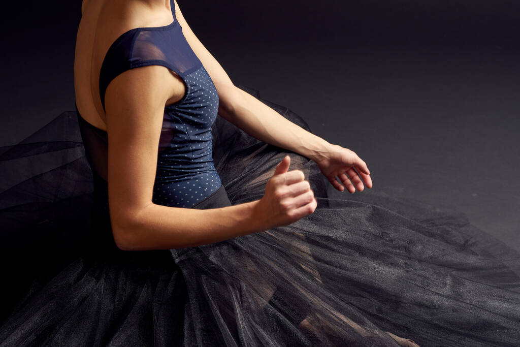 ženy balerína v černé šaty tanec módní cvičení studio životní styl - Fotografie, Obrázek