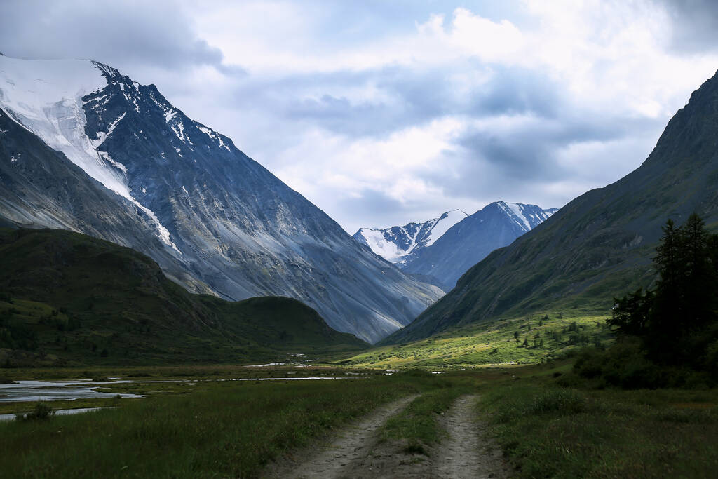 Gleccserek a Dél-Chui gerincen, Altai hegység, Oroszország - Fotó, kép