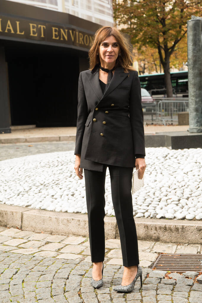 Η Carine Roitfeld φτάνει στην έκθεση Miu Miu στο πλαίσιο της Εβδομάδας Μόδας του Παρισιού Womenswear Άνοιξη / Καλοκαίρι 2016 στις 7 Οκτωβρίου 2015 στο Παρίσι, Γαλλία. - Φωτογραφία, εικόνα