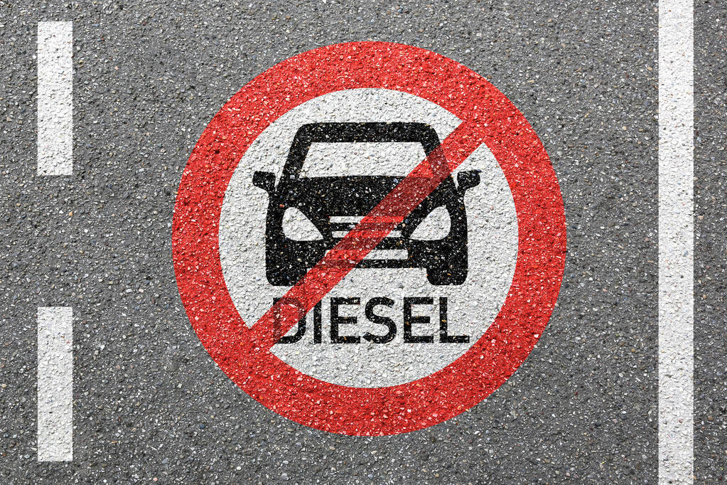Diesel zákaz jízdy znamení na silnici ulice není povoleno zakázané zóně koncept - Fotografie, Obrázek