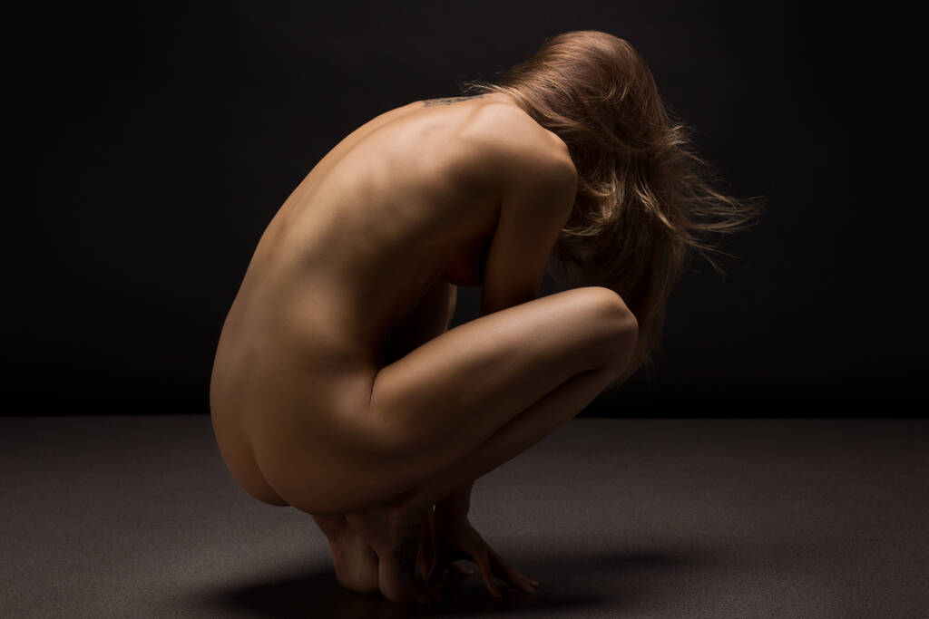 Umělecká fotka sexy nahé ženy. Sportovní a olimpijský koncept - Fotografie, Obrázek