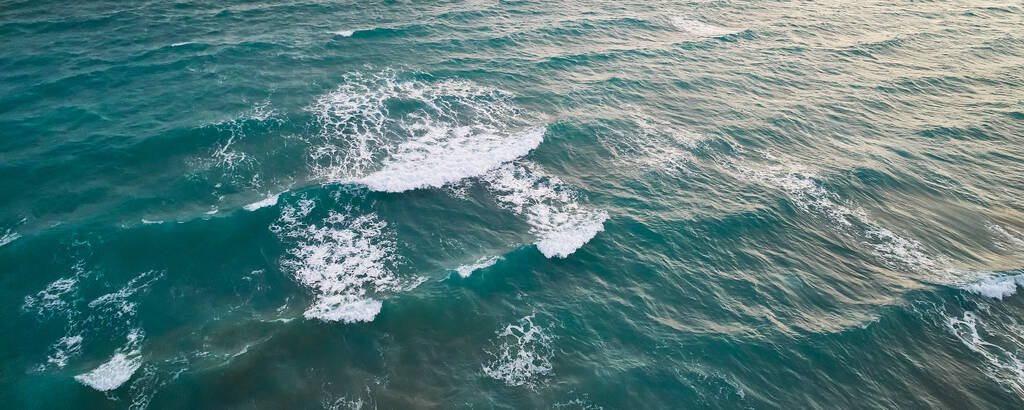 Habos tengeri hullámok légi kilátás - Fotó, kép