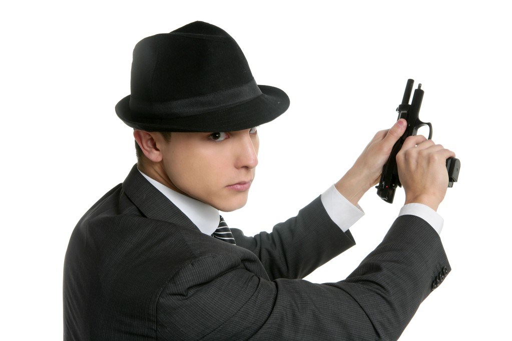 Portrait mafieux classique, homme avec costume noir et pistolet
 - Photo, image