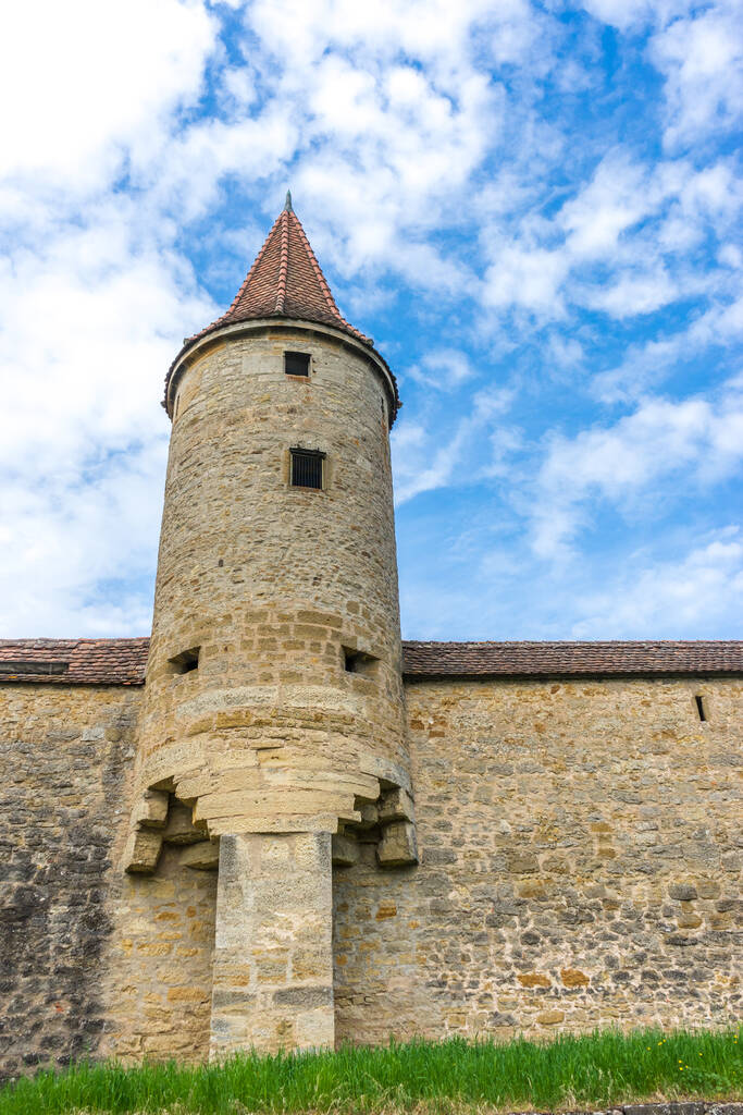 カルカソンヌ市の古い中世の城は - 写真・画像