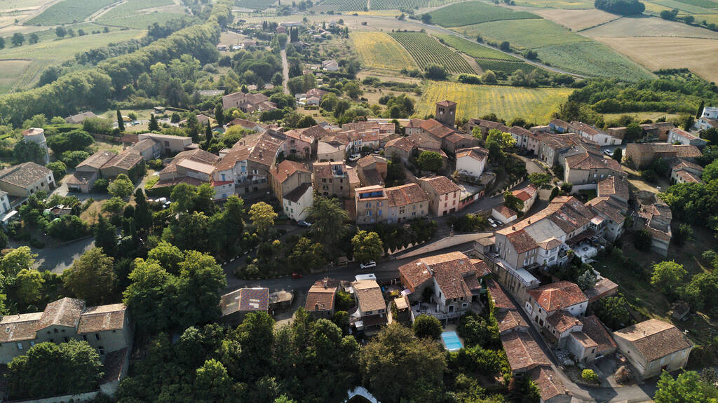 Luftaufnahme der Stadt der Altstadt des Dorfes - Foto, Bild