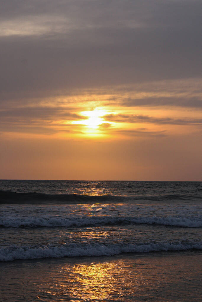 kaunis auringonlasku yli meren - Valokuva, kuva