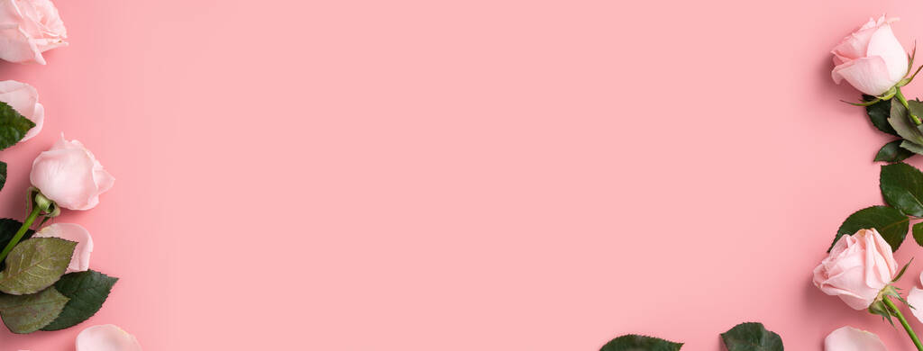 Muttertag Design-Konzept Hintergrund mit rosa Rose Blume auf rosa Tisch Hintergrund - Foto, Bild