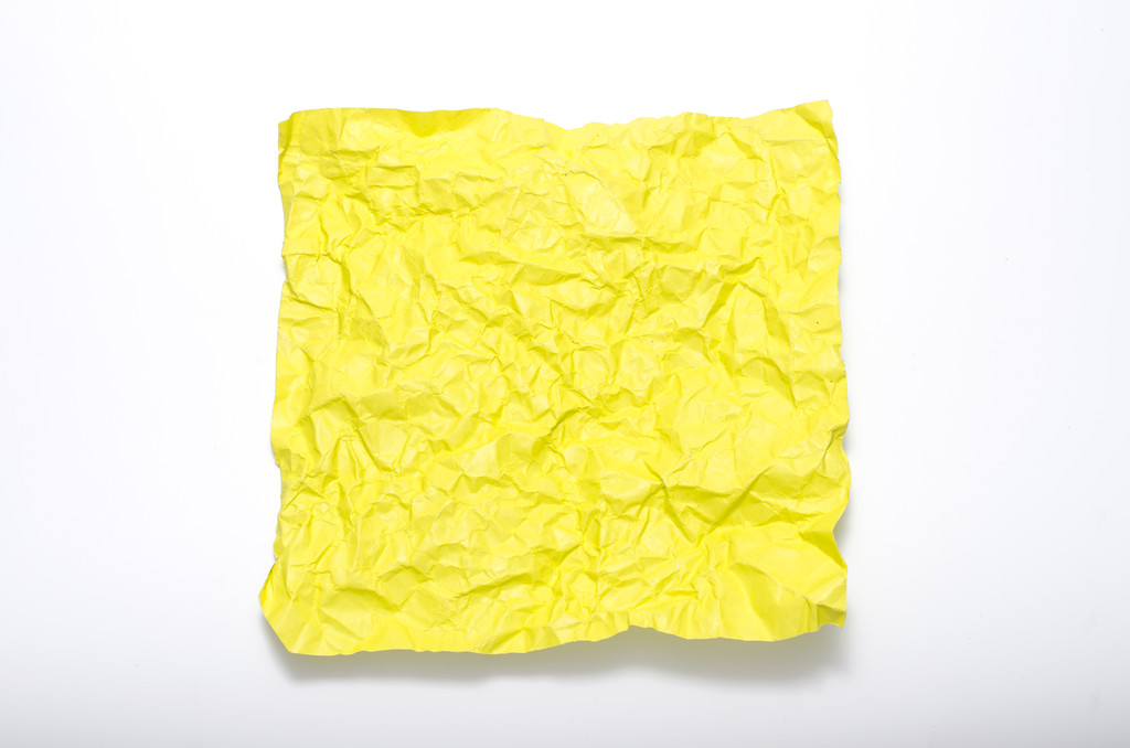 Textur des faltigen gelben Papiers  - Foto, Bild