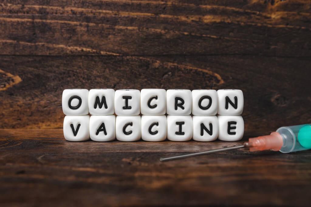 Vírus da Corona Texto da vacina Covid-19 sobre fundo de madeira  - Foto, Imagem