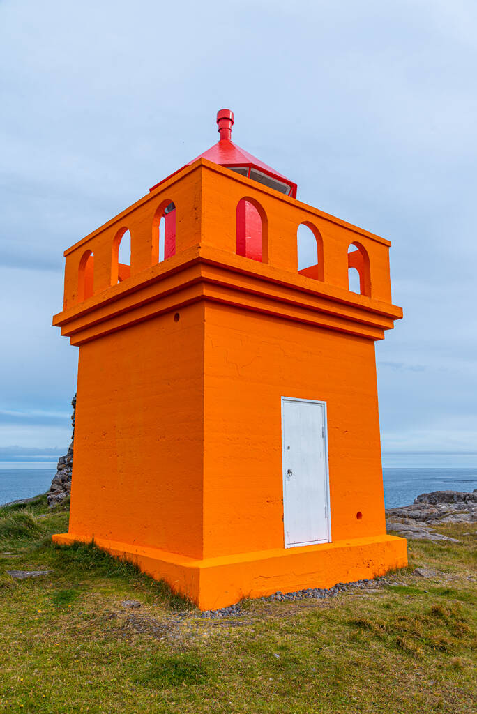 Faro de Orange Hafnarnes en Islandia - Foto, Imagen