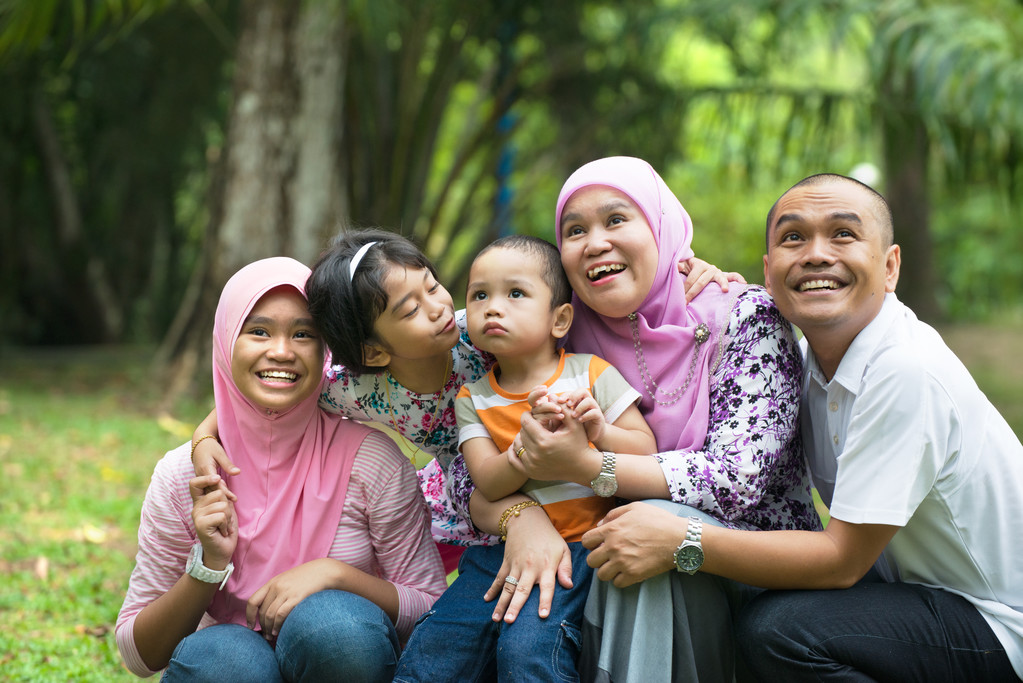 Happy Malay Asian Family - Photo, Image