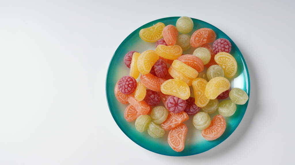Doces de fruta dura. Close Up duro chupando doces de frutas coloridas - Foto, Imagem