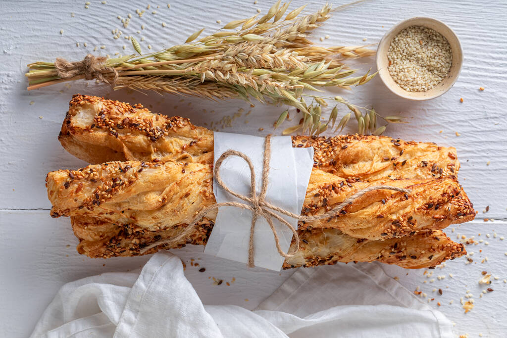 Healthy bread sticks freshly baked in home bakery. Grissini made in the bakery. - Fotografie, Obrázek