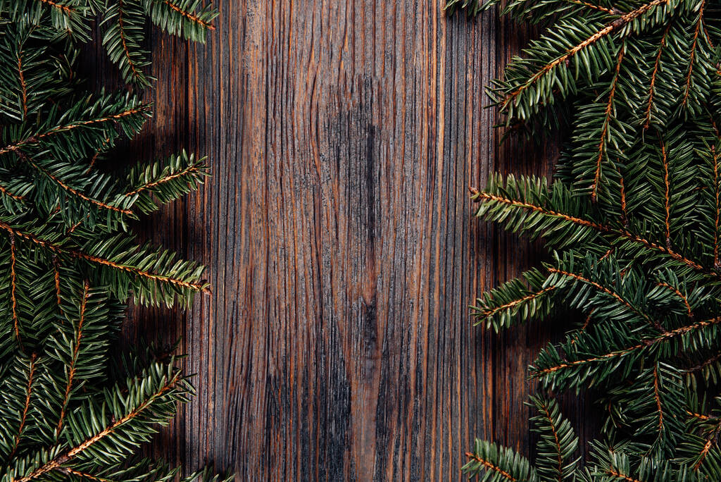 Boże Narodzenie drewniane rustykalne tło z jodły. - Zdjęcie, obraz