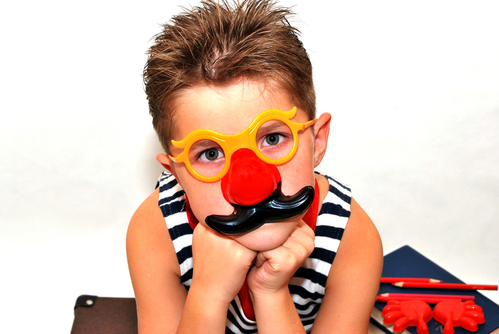 O rapaz com a máscara
 - Foto, Imagem
