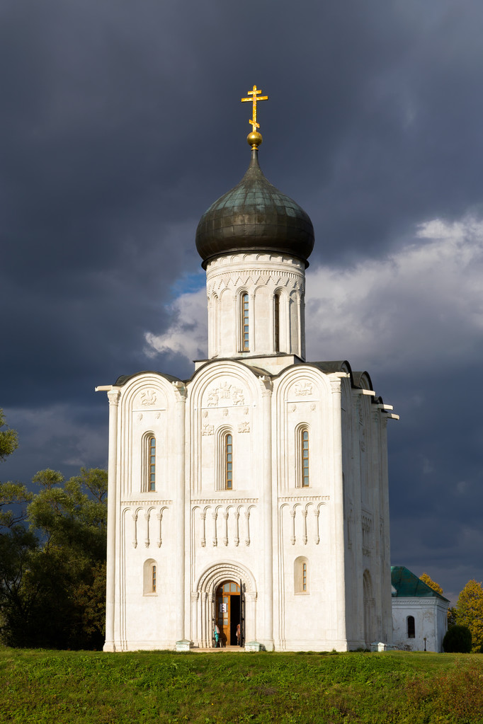 Intercesión de la Iglesia de la Santísima Virgen en Nerl River. Rusia
 - Foto, Imagen