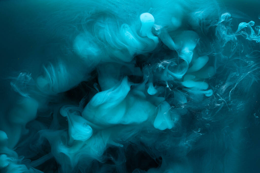 Płyn płynny sztuka abstrakcyjne tło. Niebieska farba akrylowa pod wodą, galaktyczny ocean dymu - Zdjęcie, obraz