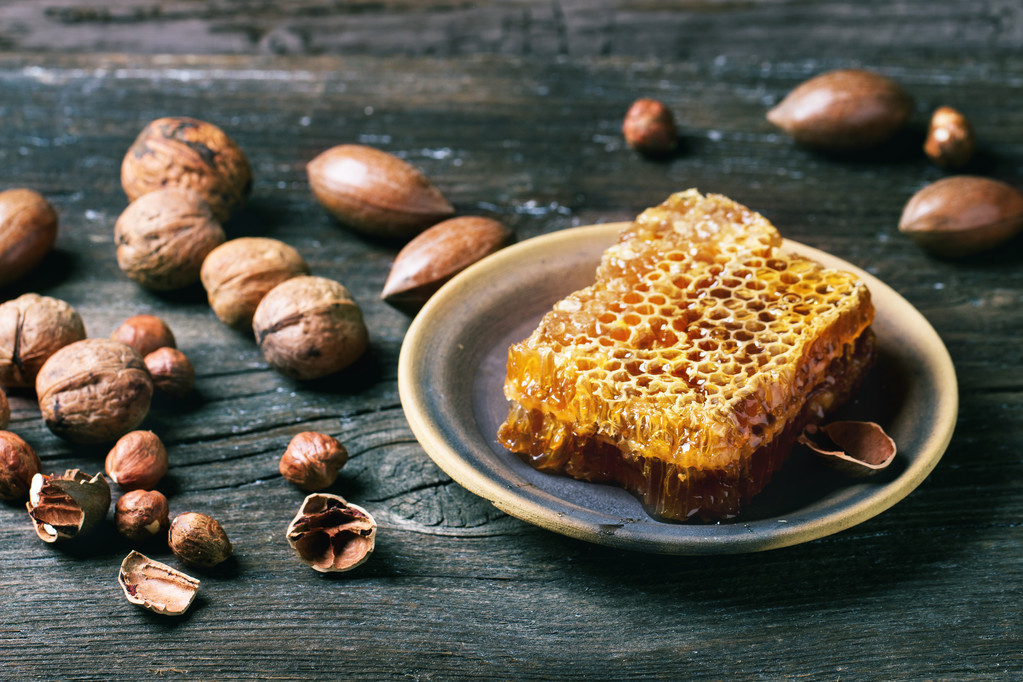 Honeycomb a ořechy - Fotografie, Obrázek