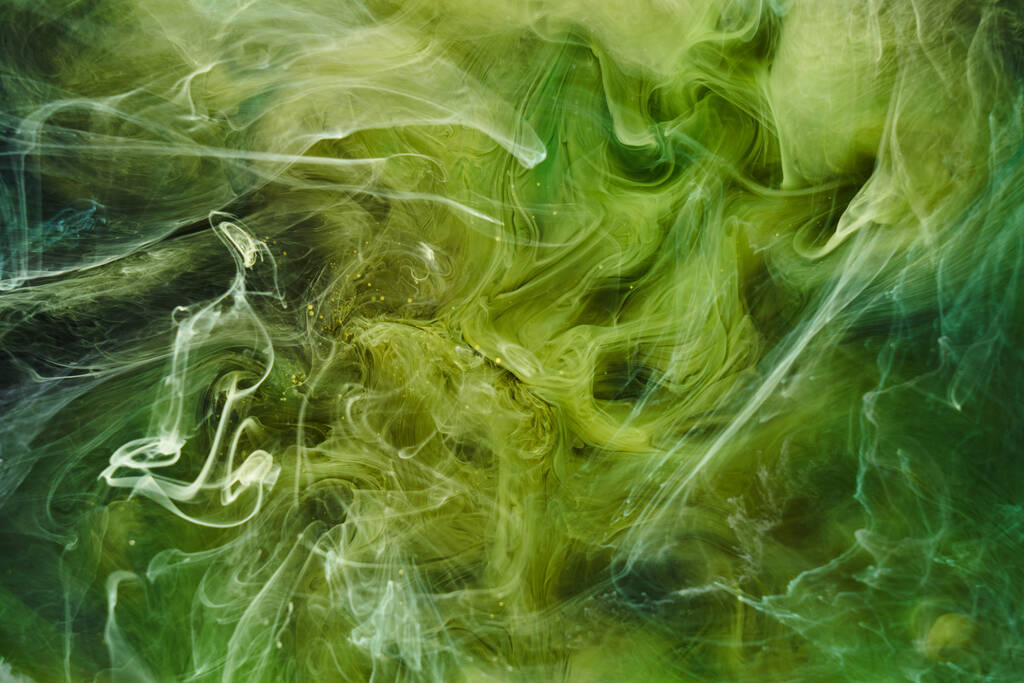 Tekutá tekutina umění abstraktní pozadí. Zelené tančící akrylové barvy pod vodou, kosmický kouř oceán - Fotografie, Obrázek