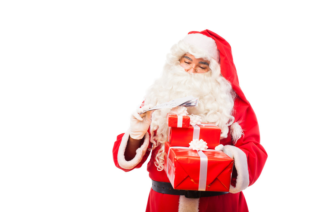 Санта-Клаус с подарками и буквами изолированы на белом, с копией
  - Фото, изображение