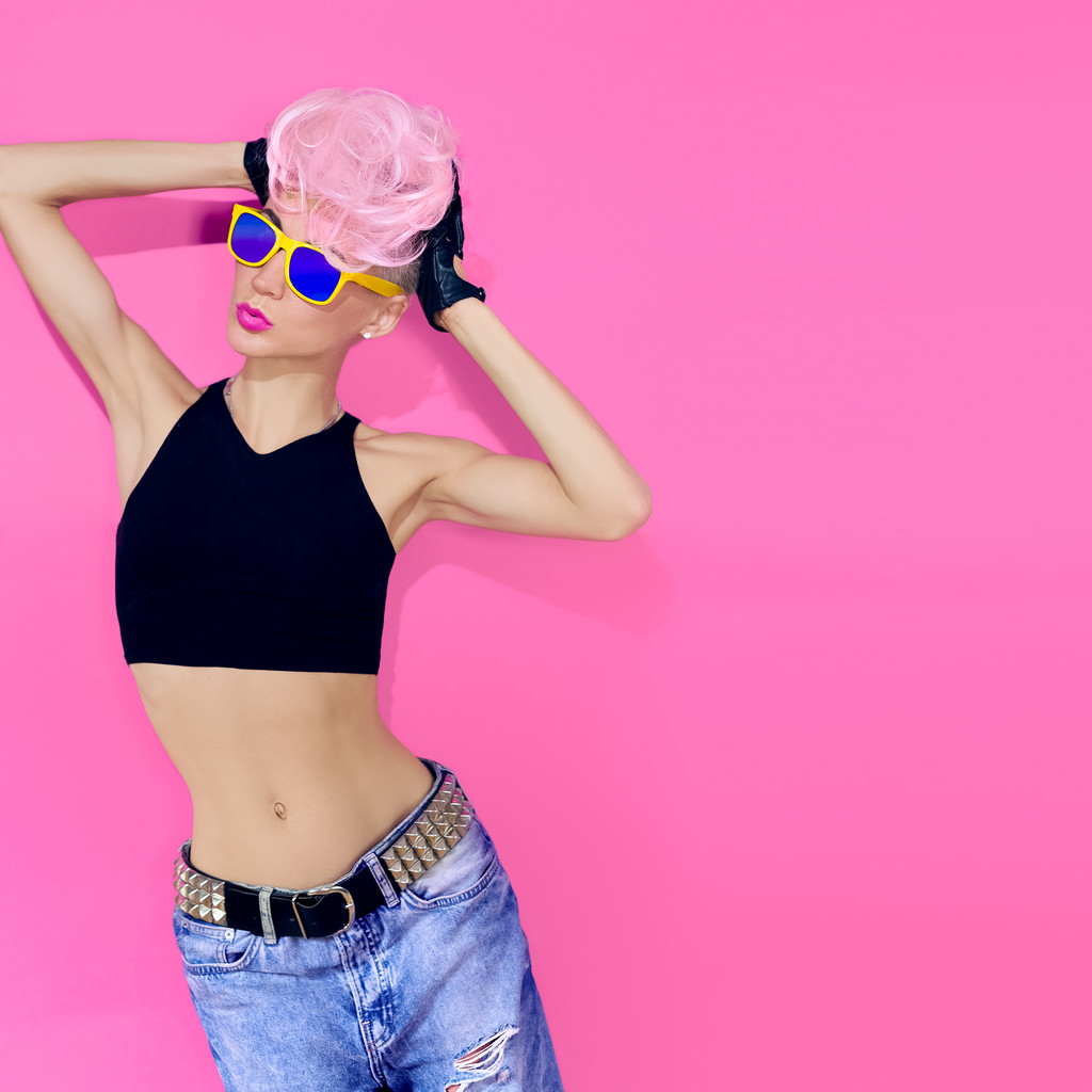 roze disco punk meisje glamoureuze partij stijl - Foto, afbeelding