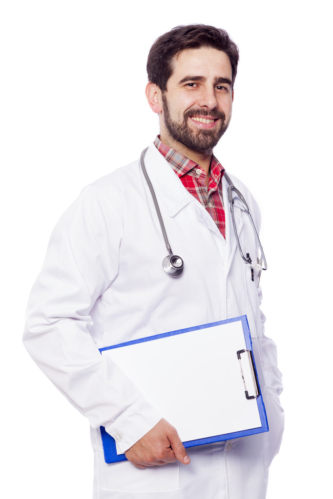 Porträt eines gut aussehenden Arztes mit Klemmbrett, isoliert - Foto, Bild