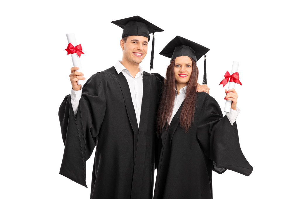 Couple en robes de graduation
 - Photo, image