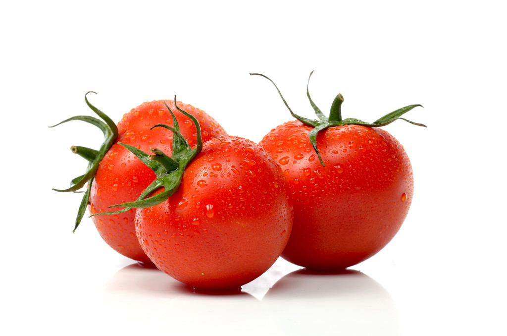 tomates fraîches isolées sur fond blanc - Photo, image