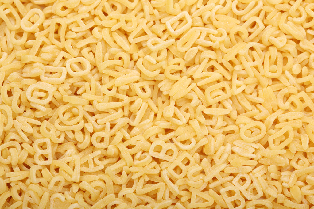 Ruwe alfabet soep pasta - Foto, afbeelding